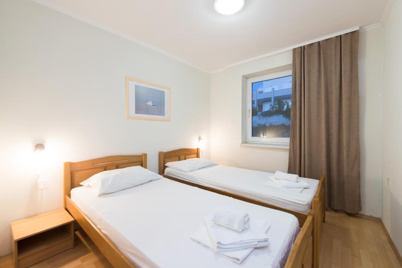 Hotel Rooms Roccia ノビグラード・ダルメーシャ エクステリア 写真