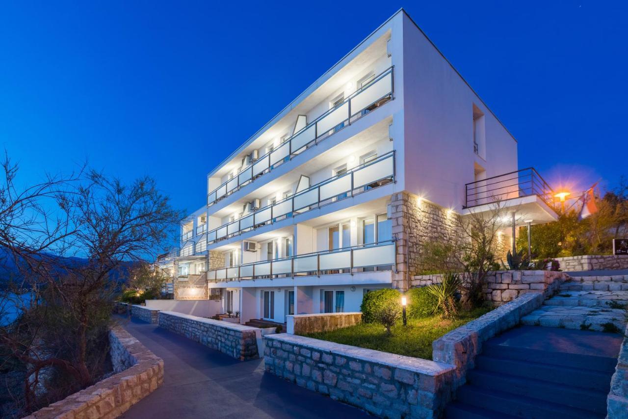 Hotel Rooms Roccia ノビグラード・ダルメーシャ エクステリア 写真