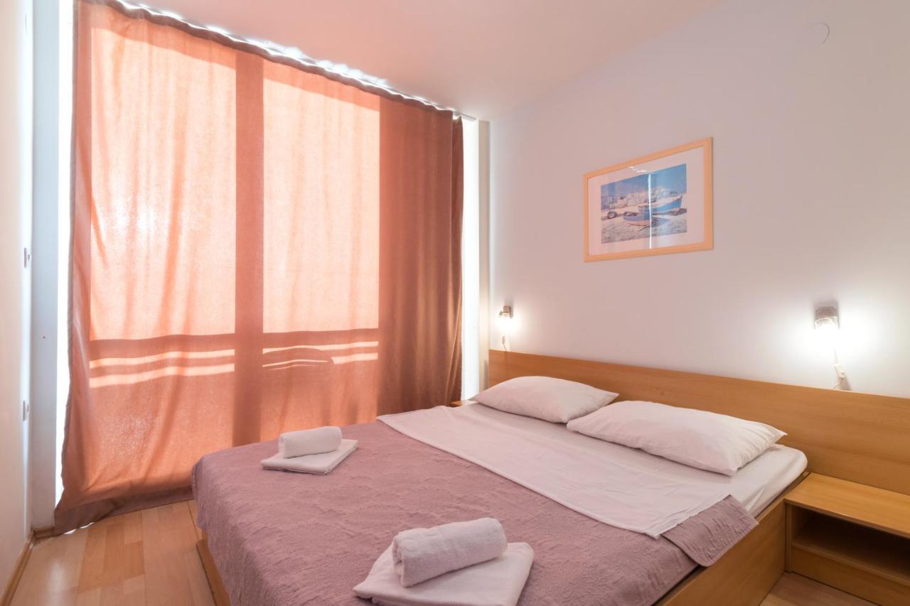 Hotel Rooms Roccia ノビグラード・ダルメーシャ エクステリア 写真