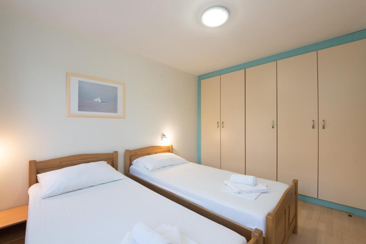 Hotel Rooms Roccia ノビグラード・ダルメーシャ エクステリア 写真