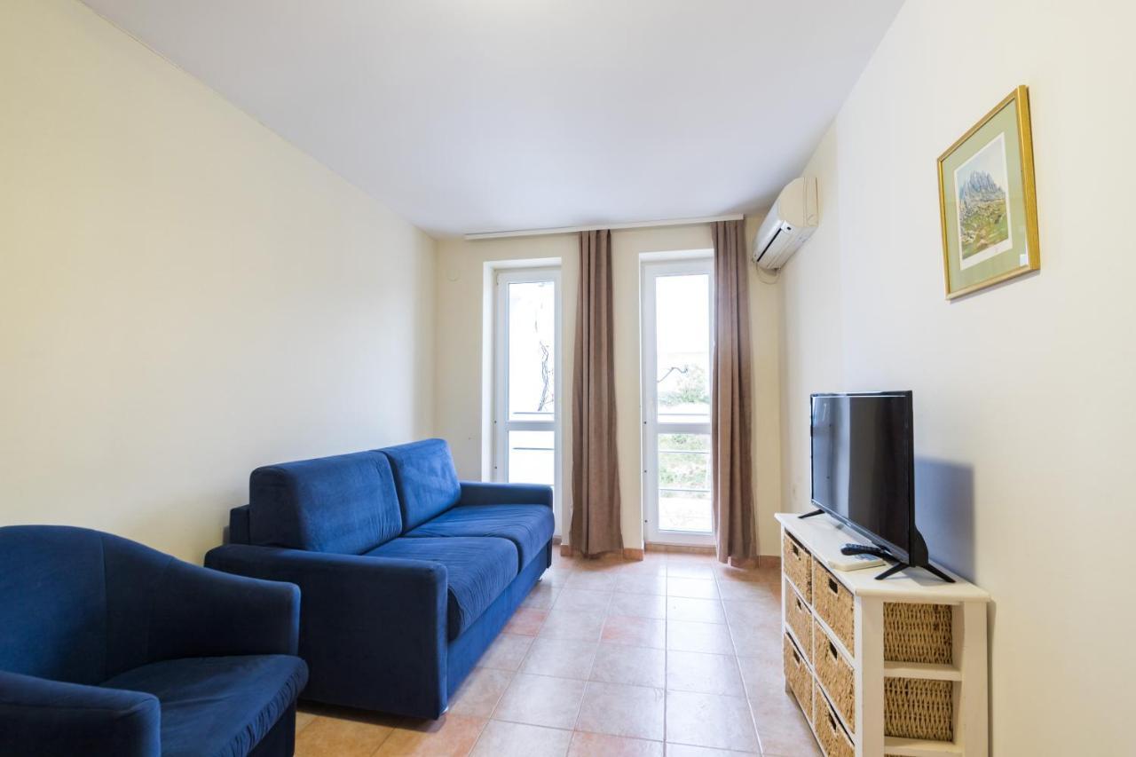 Hotel Rooms Roccia ノビグラード・ダルメーシャ エクステリア 写真