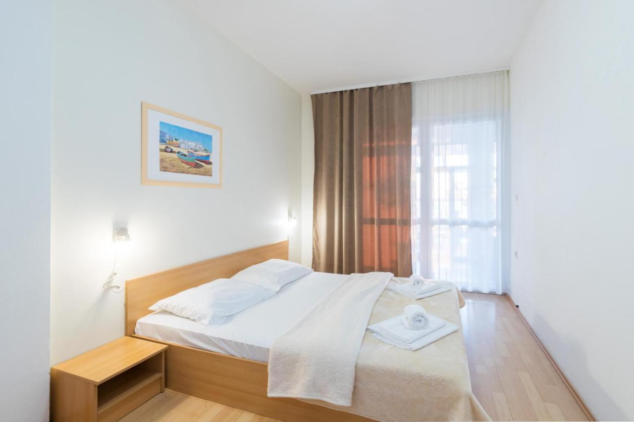 Hotel Rooms Roccia ノビグラード・ダルメーシャ エクステリア 写真
