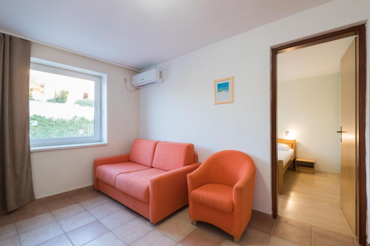 Hotel Rooms Roccia ノビグラード・ダルメーシャ エクステリア 写真